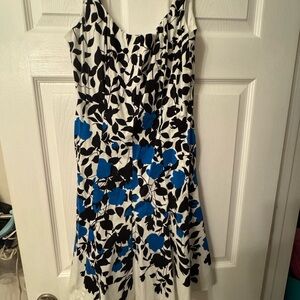 Nine West White Dress with Black & Blue Floral Print - Midi